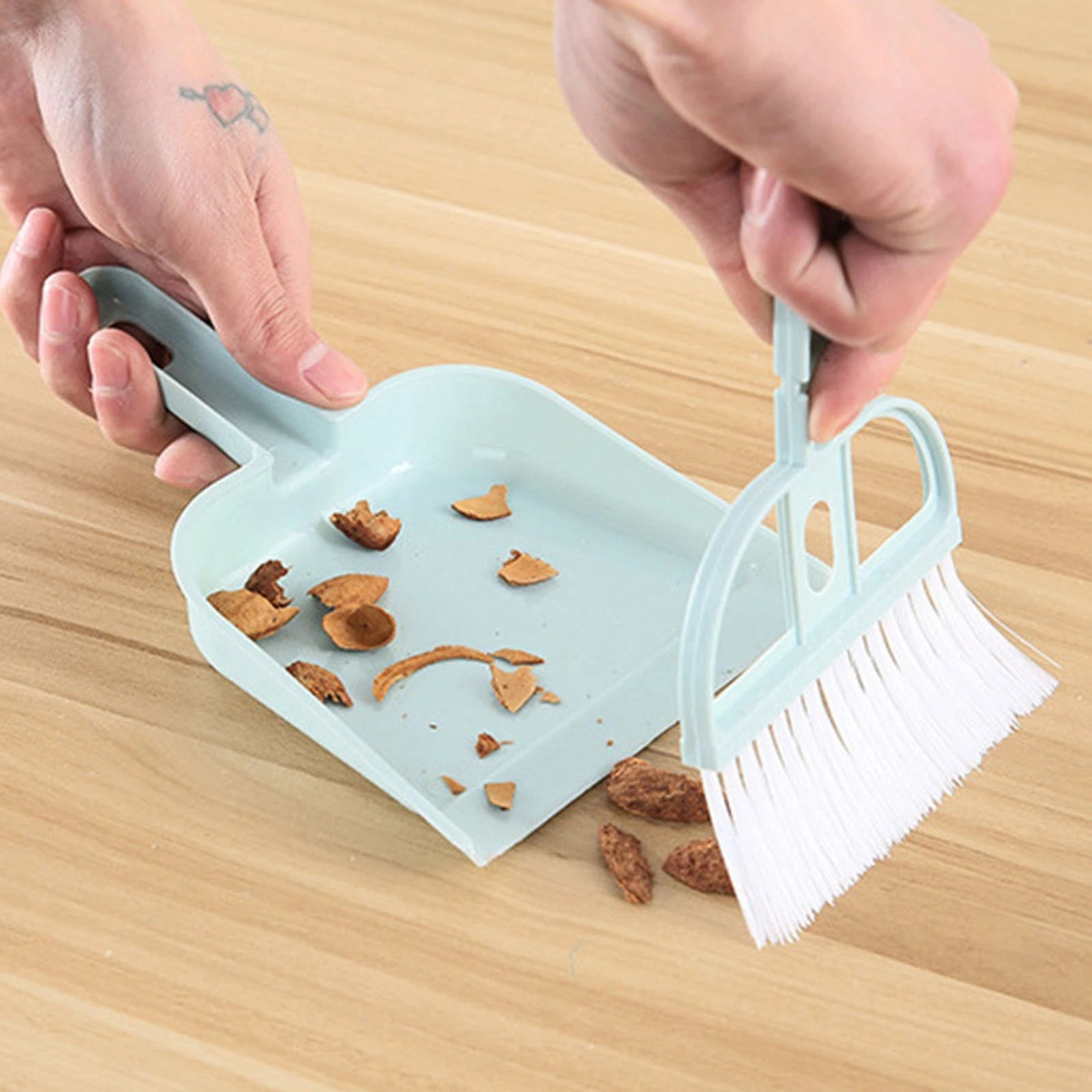 Mini Broom And Dustpan Set PP Desktop Cleaning Brush With Small Dust Pan For US
