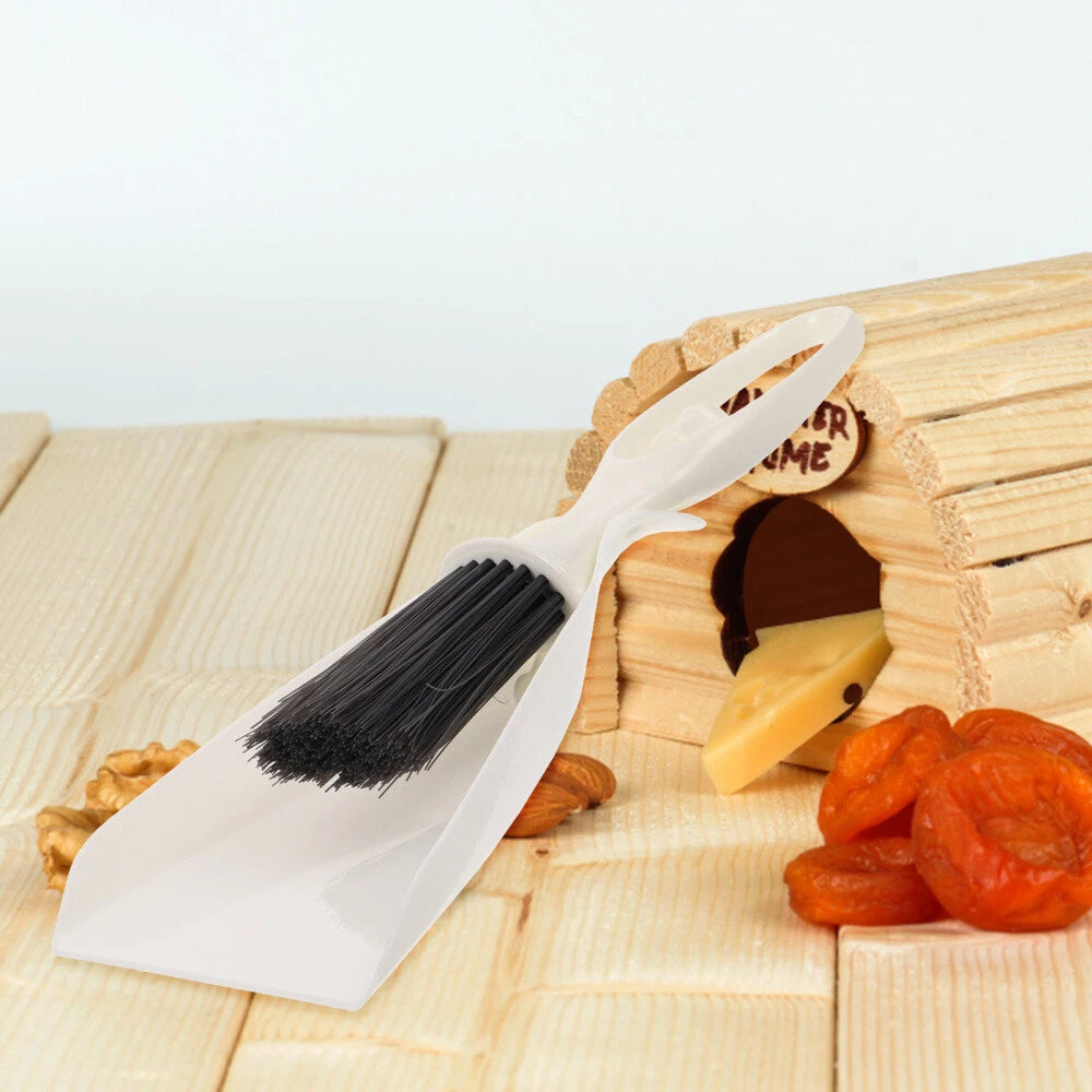 1 Set of Hamster Small Broom Dustpan Set Mini Cleaning Brush with Dustpan for