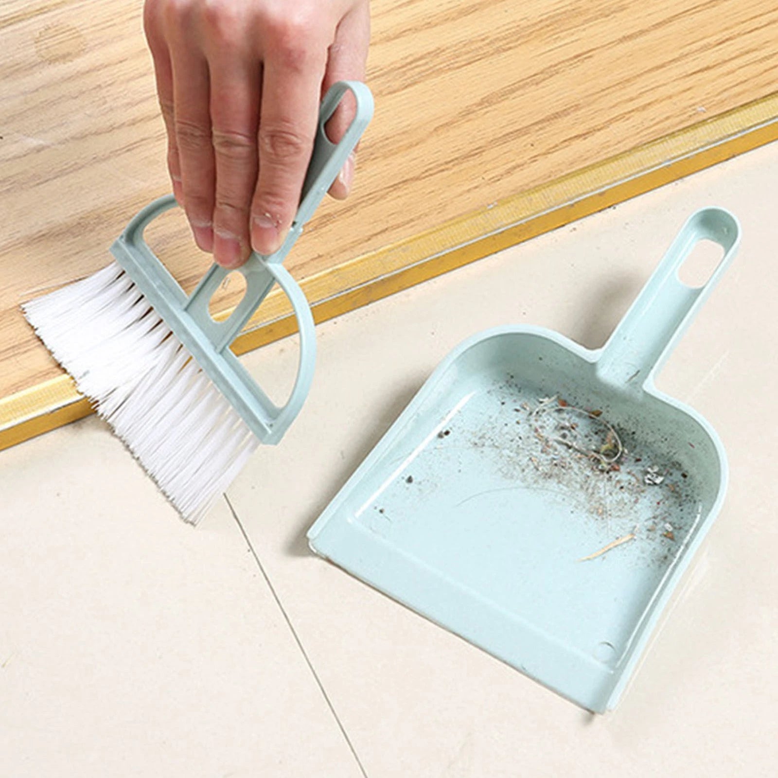 Mini Broom And Dustpan Set PP Desktop Cleaning Brush With Small Dust Pan For US