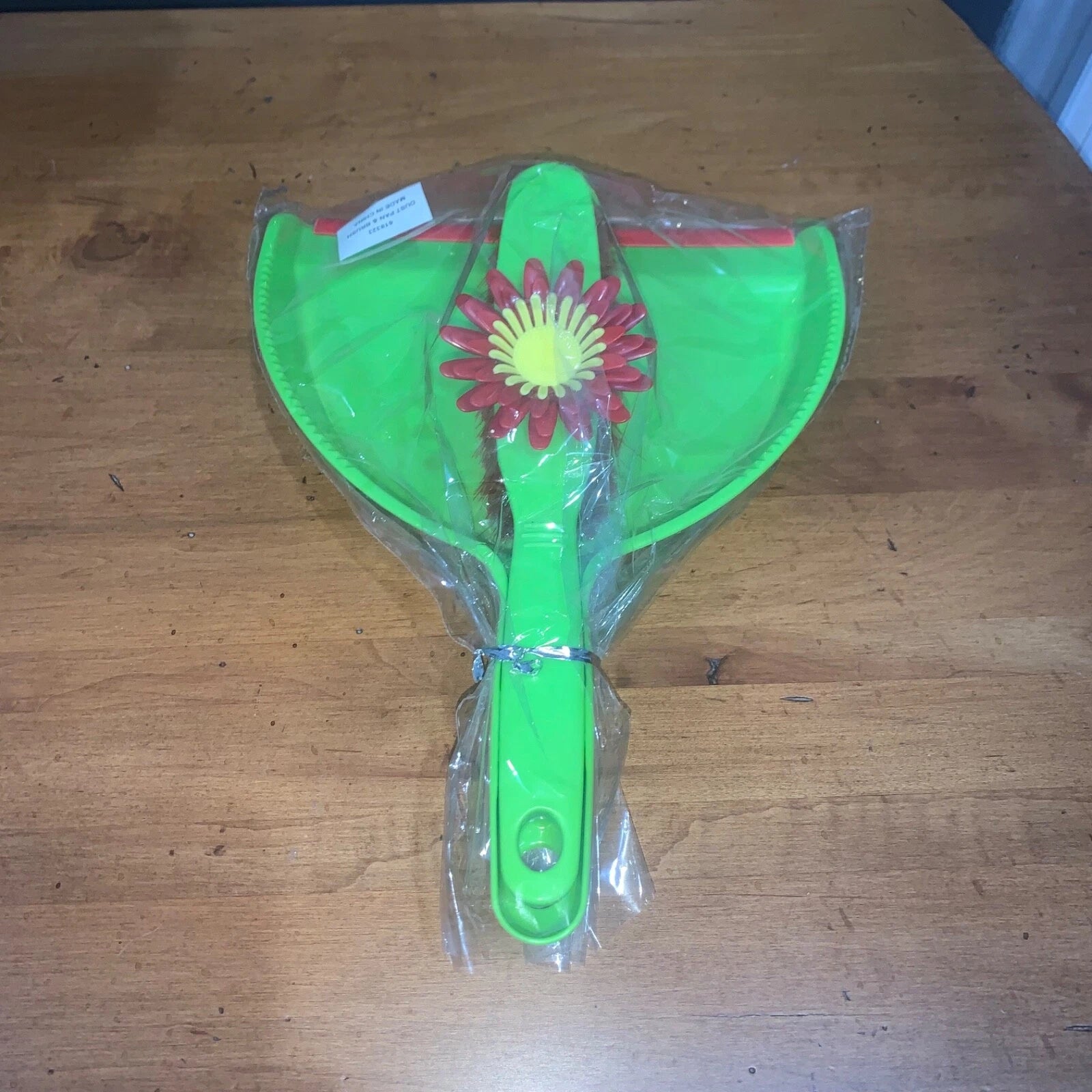 Flower Floral Power Lime Green Dust Pan and Brush Handy Set