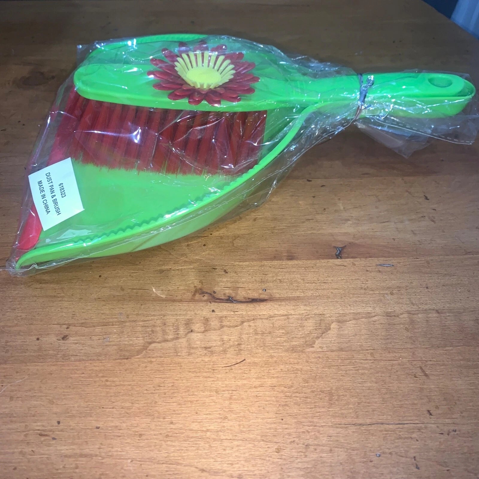 Flower Floral Power Lime Green Dust Pan and Brush Handy Set