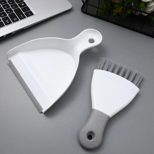 Practical Plastic Mini Broom and Dustpan Set for Desktop Pets Nest Cage