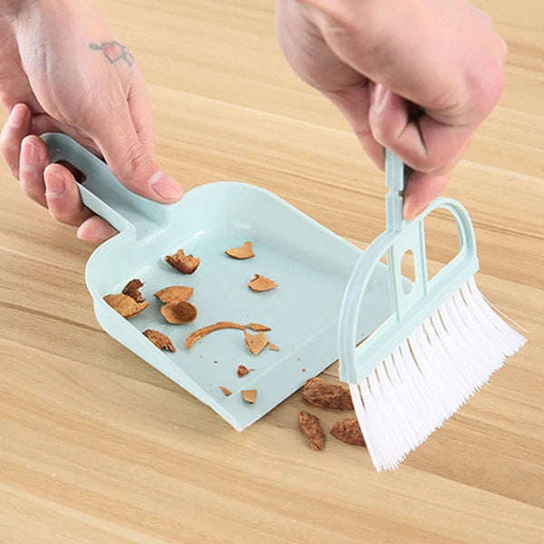 Mini Broom And Dustpan Set PP Desktop Cleaning Brush With Small Dust Pan For US