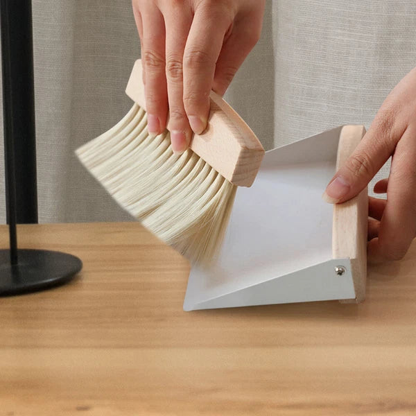 1 Set of Desktop Cleaning Broom Mini Dustpan Small Table Broom and Dust Pan US
